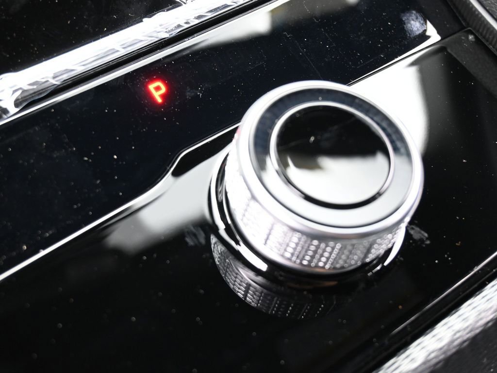 Used 2025 Jeep Grand Cherokee L Laredo image 21