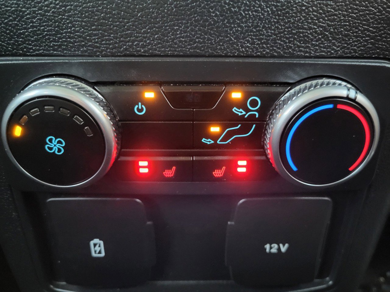 Used 2023 Ford Explorer Limited image 37