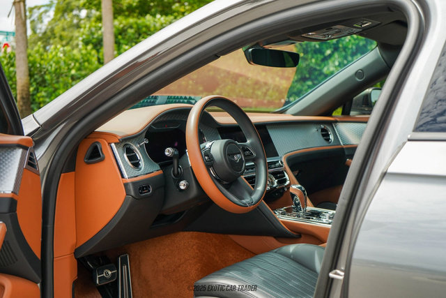 Used 2022 Bentley Flying Spur Plug-In Hybrid image 22