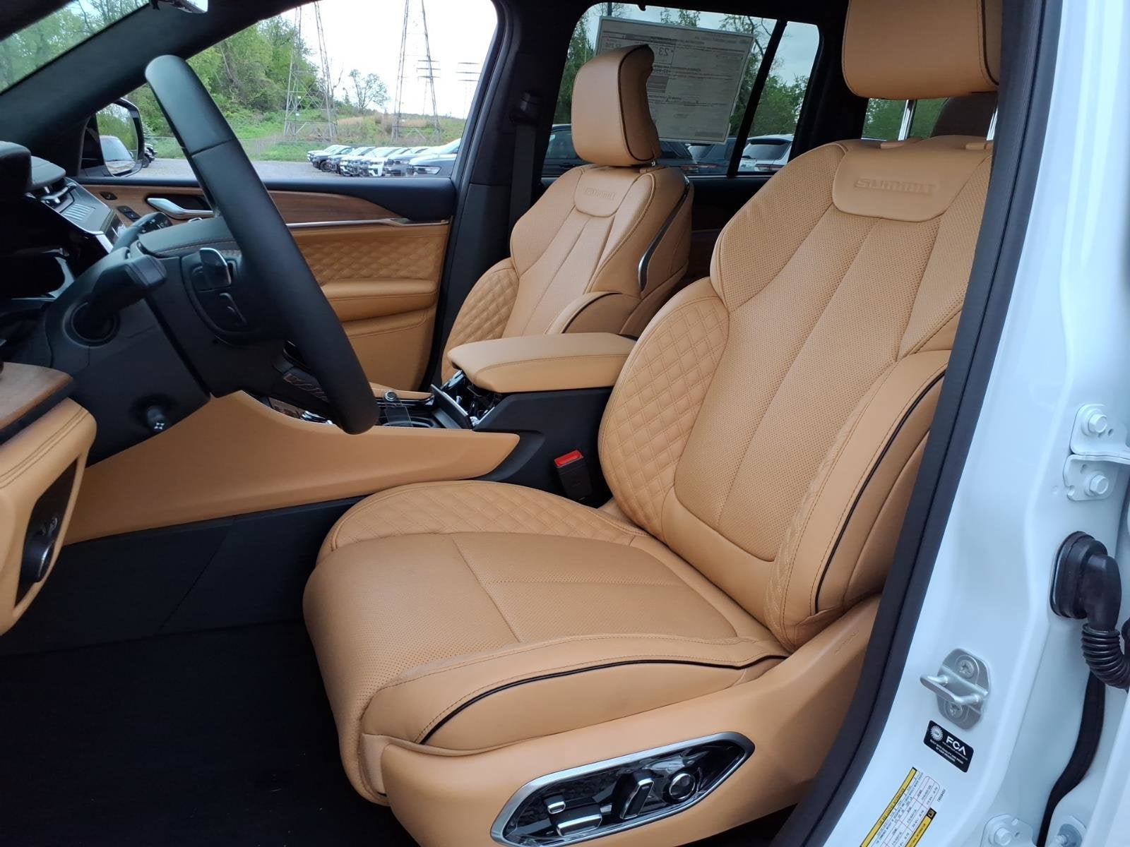 New 2026 Jeep Grand Cherokee Summit AWD/4WD image 5