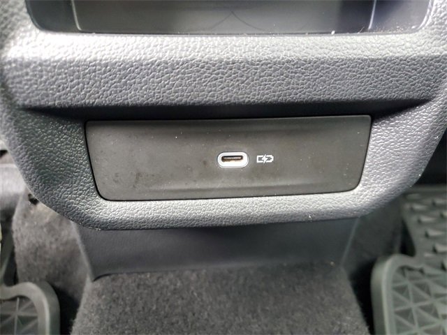 Certified 2023 Volkswagen Taos SE image 12