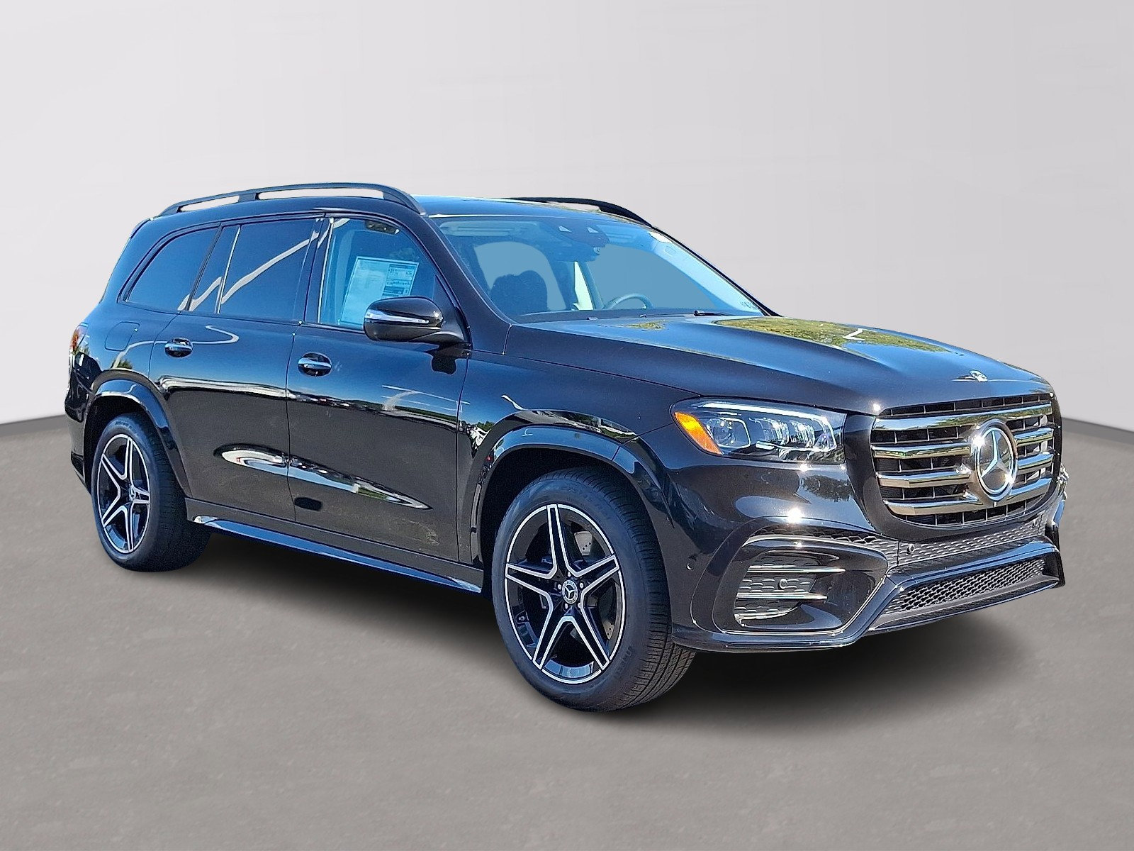 Used 2026 Mercedes-Benz GLS 450 4MATIC image 3