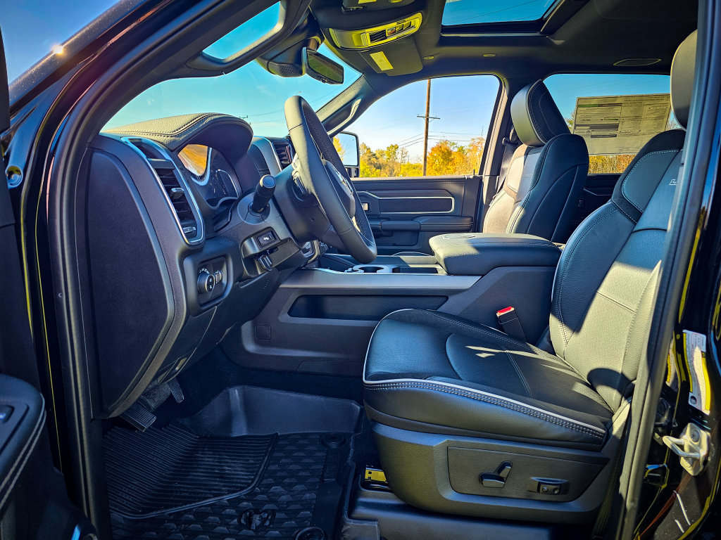 New 2027 RAM 3500 Laramie AWD/4WD image 15