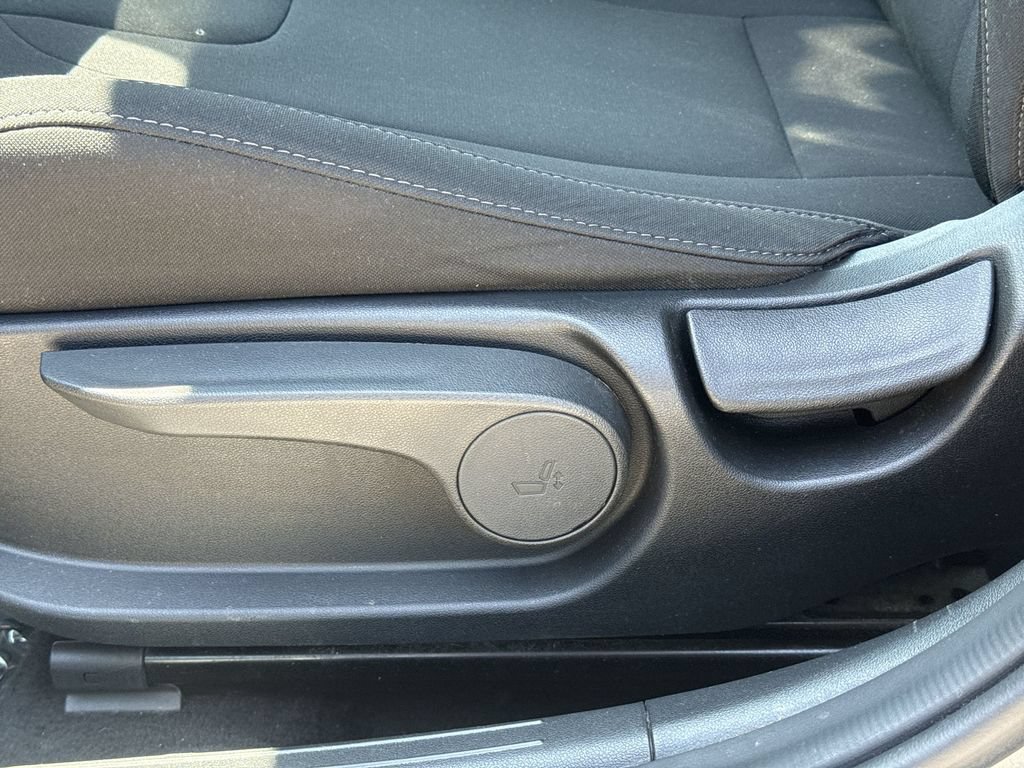 Used 2023 Hyundai Elantra SEL FWD image 14