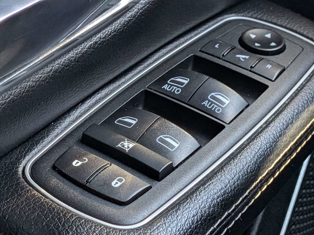 Used 2021 RAM 1500 Laramie w/ Sport Appearance Package AWD/4WD image 26