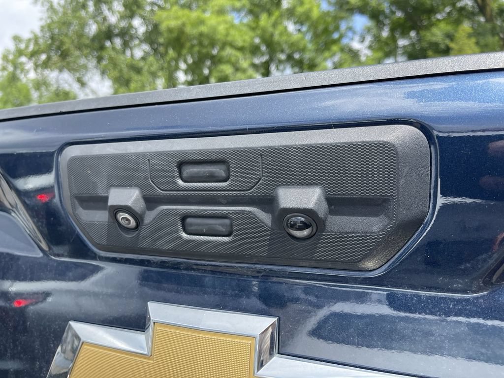 Used 2023 Chevrolet Silverado 2500 High Country w/ LPO, Hitch Package AWD/4WD image 15
