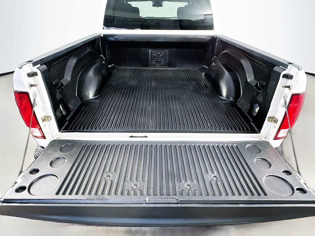 Used 2016 RAM 1500 Express RWD image 29