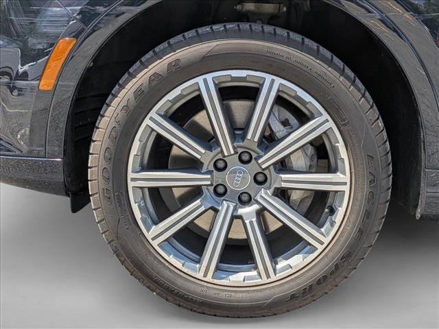 Used 2017 Audi Q7 3.0T Prestige AWD/4WD image 9