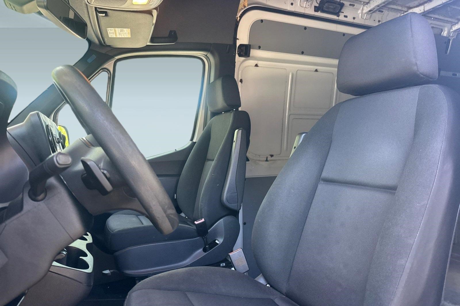 Used 2022 Mercedes-Benz Sprinter 2500 image 21
