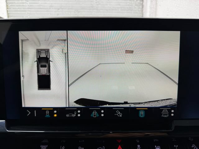Used 2024 Chevrolet Silverado 2500 ZR2 w/ Technology Package AWD/4WD image 22