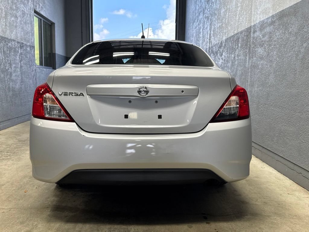 Used 2015 Nissan Versa S FWD image 18