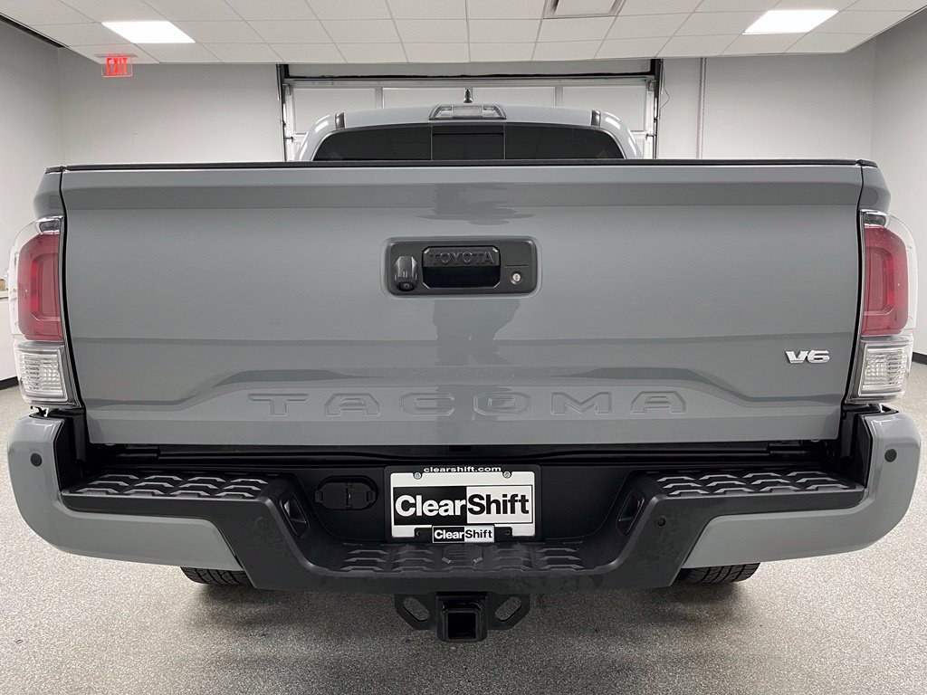 Used 2020 Toyota Tacoma TRD Sport w/ TRD Premium Sport Package AWD/4WD image 9