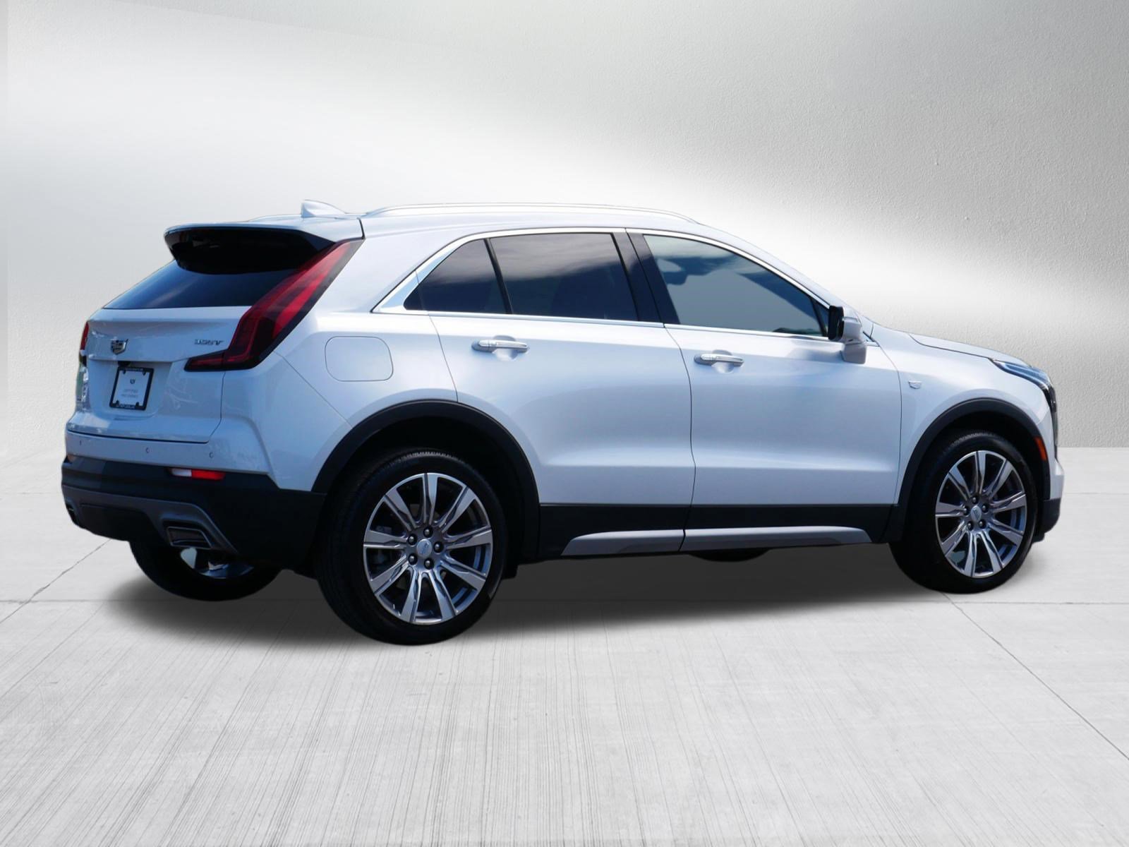 Used 2022 Cadillac XT4 Premium Luxury w/ Technology Package AWD/4WD image 7