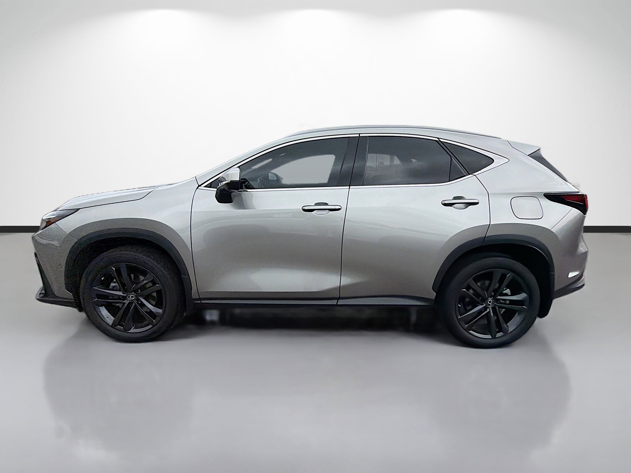 Used 2023 Lexus NX 450h+ AWD w/ Vision Package image 6