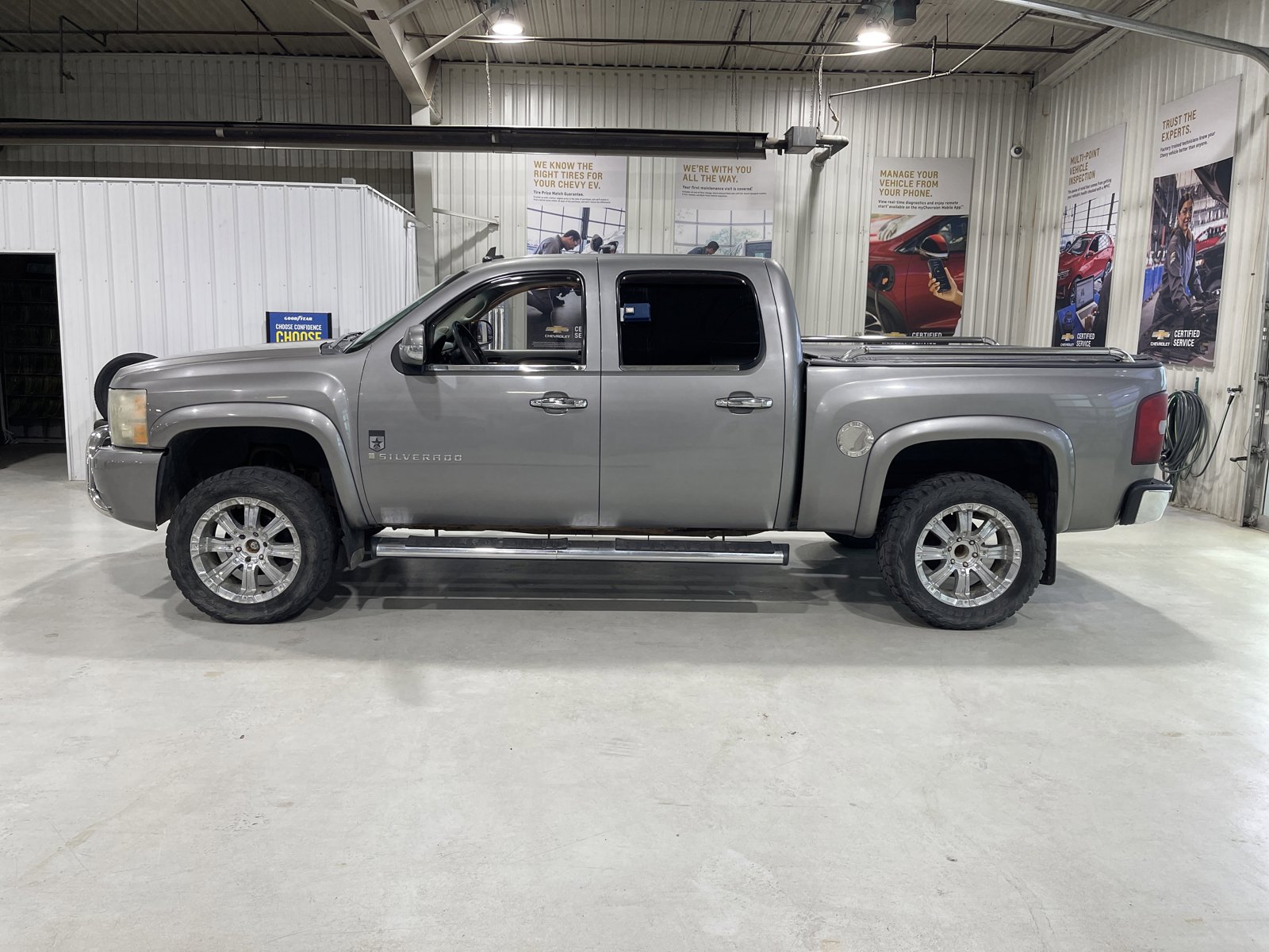 Used 2007 Chevrolet Silverado 1500 LTZ w/ Suspension Package, Off-Road" AWD/4WD image 5