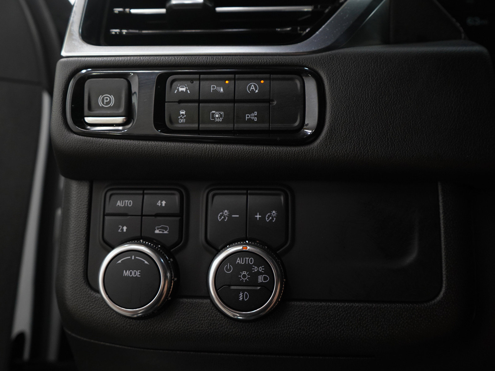 Used 2025 GMC Yukon XL Denali AWD/4WD image 27