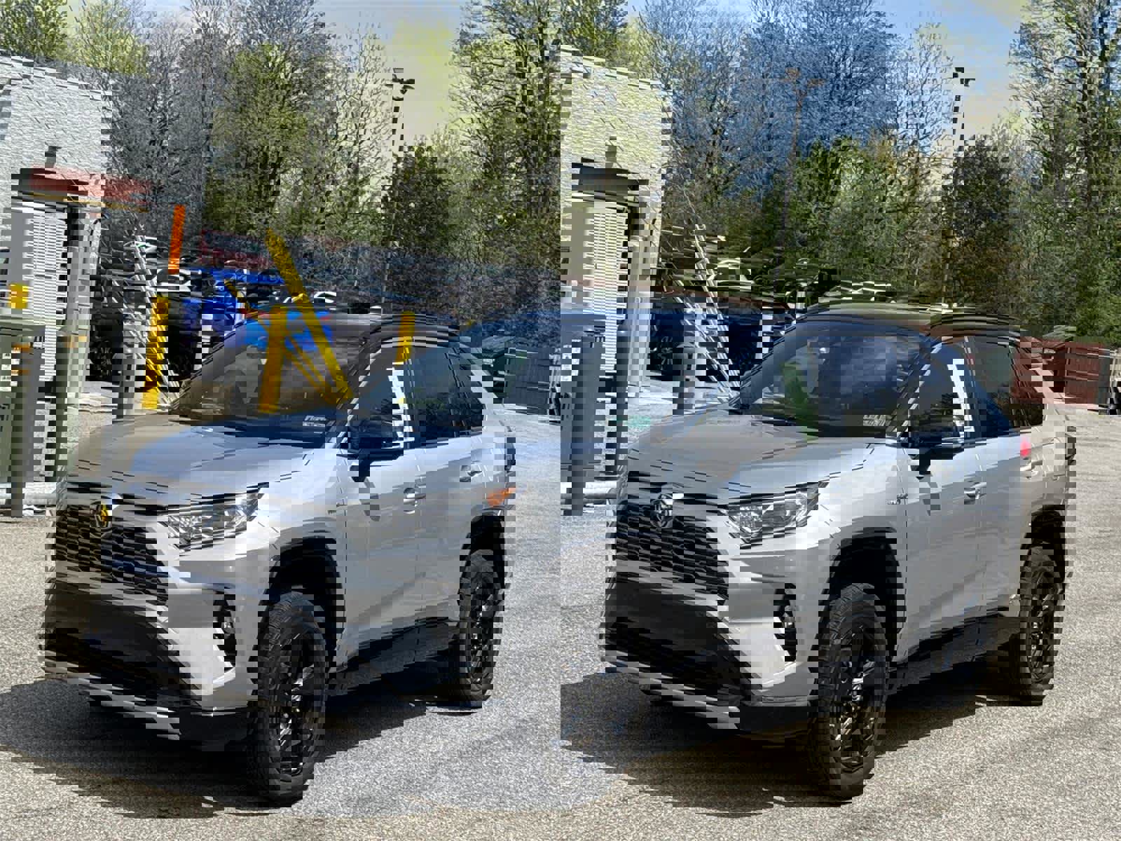 Used 2019 Toyota RAV4 XSE image 1