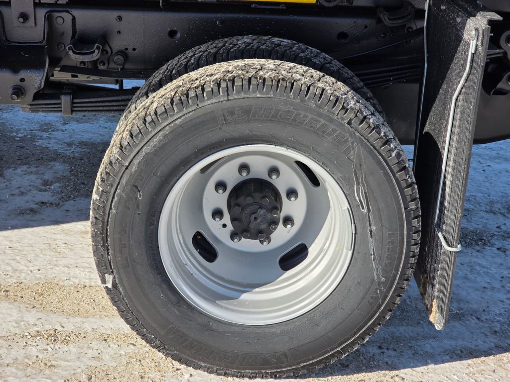 New 2025 Ford F350 XL w/ XL Chrome Package image 13