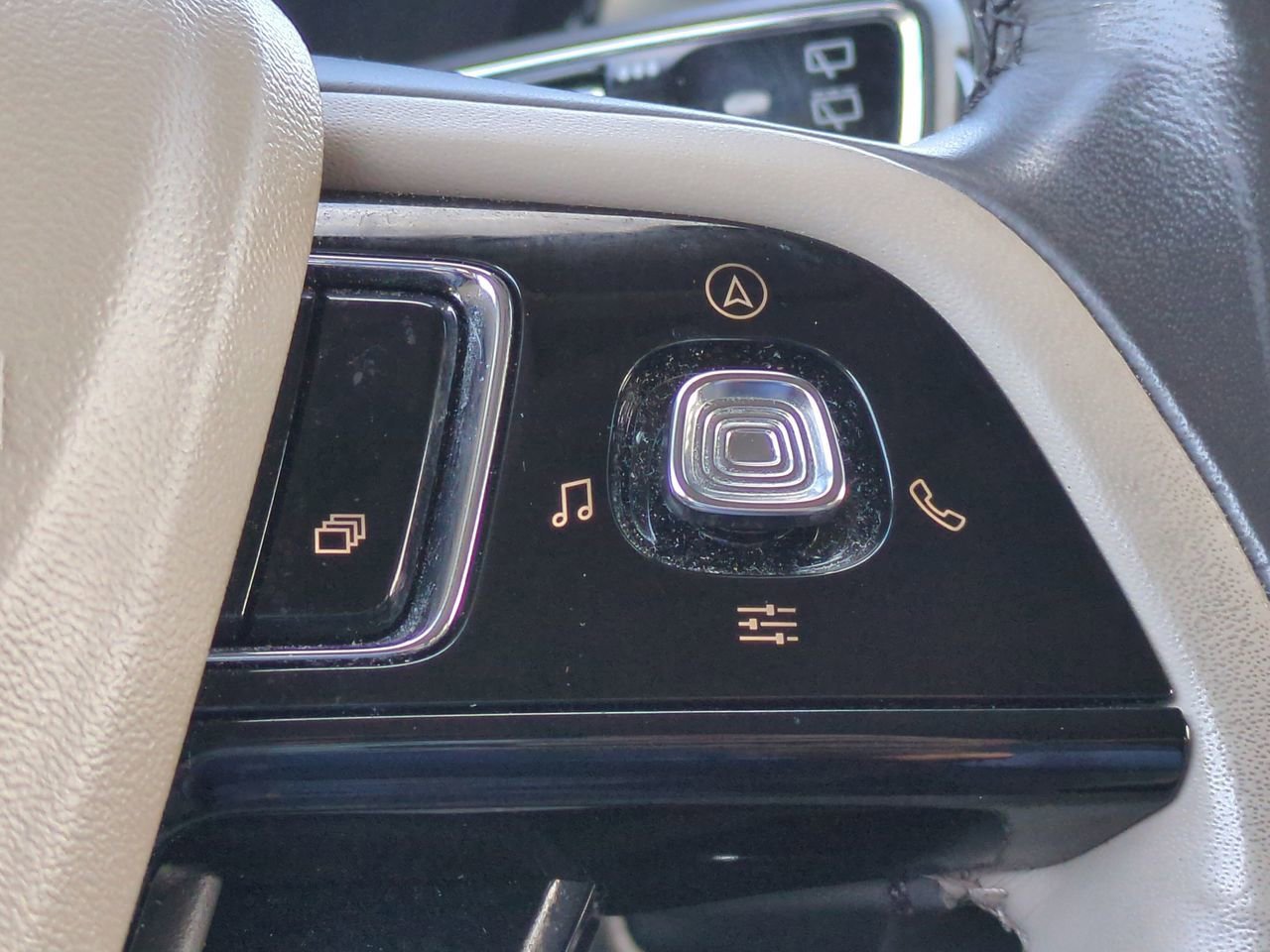 Used 2021 Lincoln Corsair AWD w/ Equipment Group 101A image 25