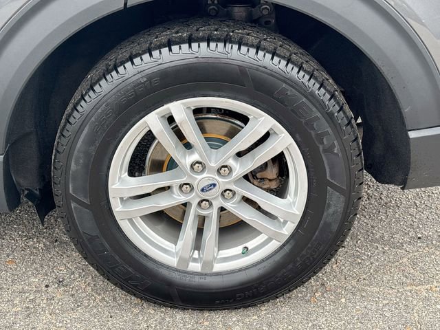 Used 2022 Ford Explorer XLT image 14