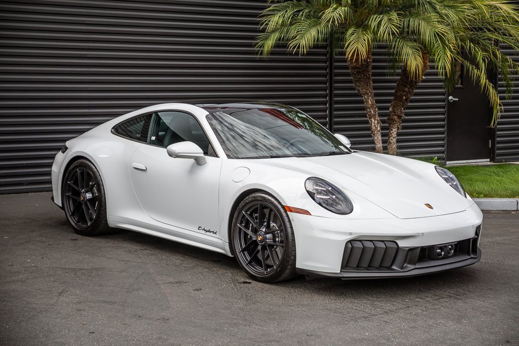 Certified 2025 Porsche 911 Carrera GTS image 6
