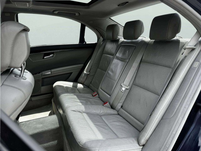 Used 2012 Mercedes-Benz S 550 4MATIC image 38