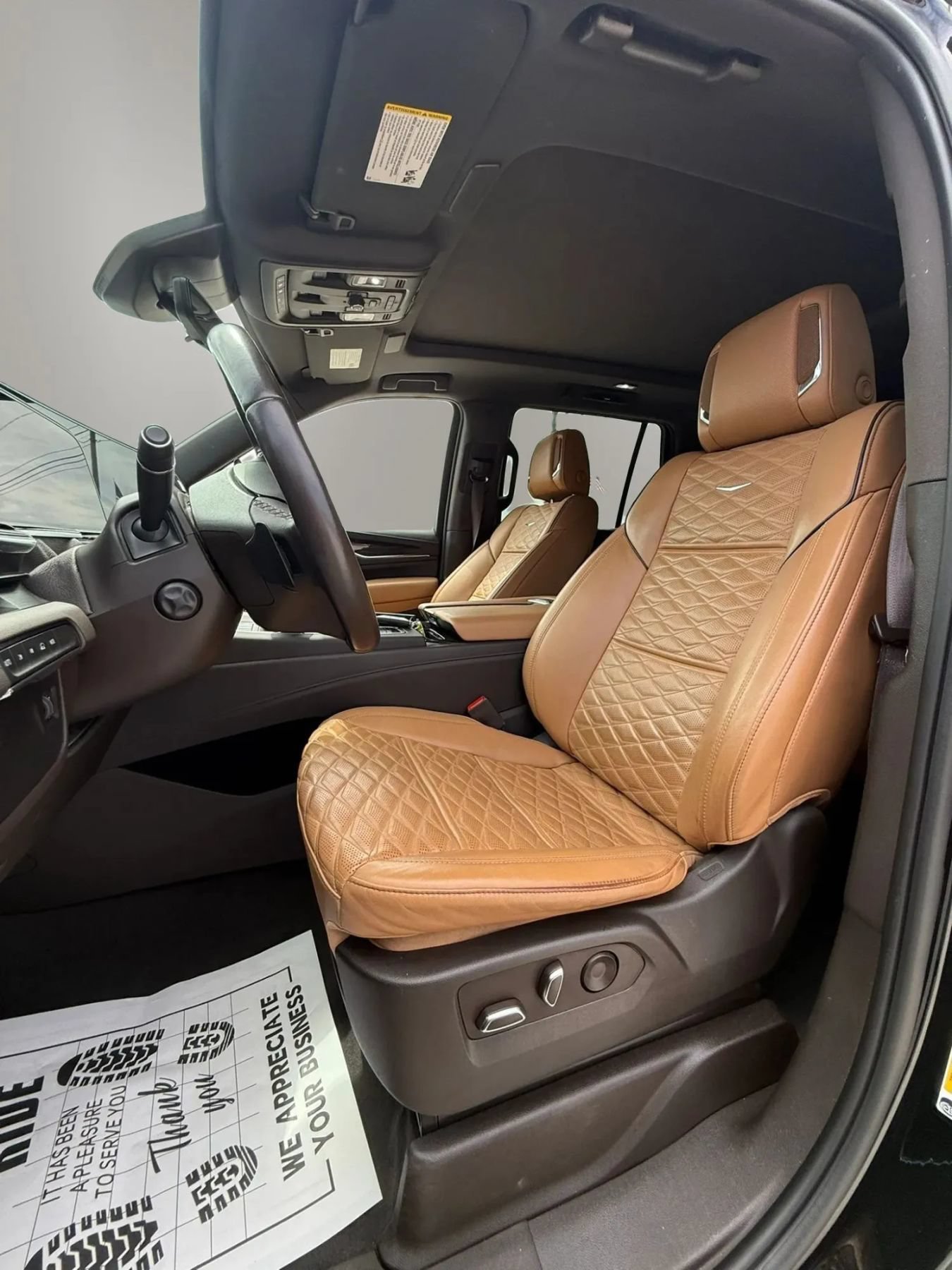 Used 2023 Cadillac Escalade Premium Luxury w/ LPO, Floor Liner Package AWD/4WD image 16