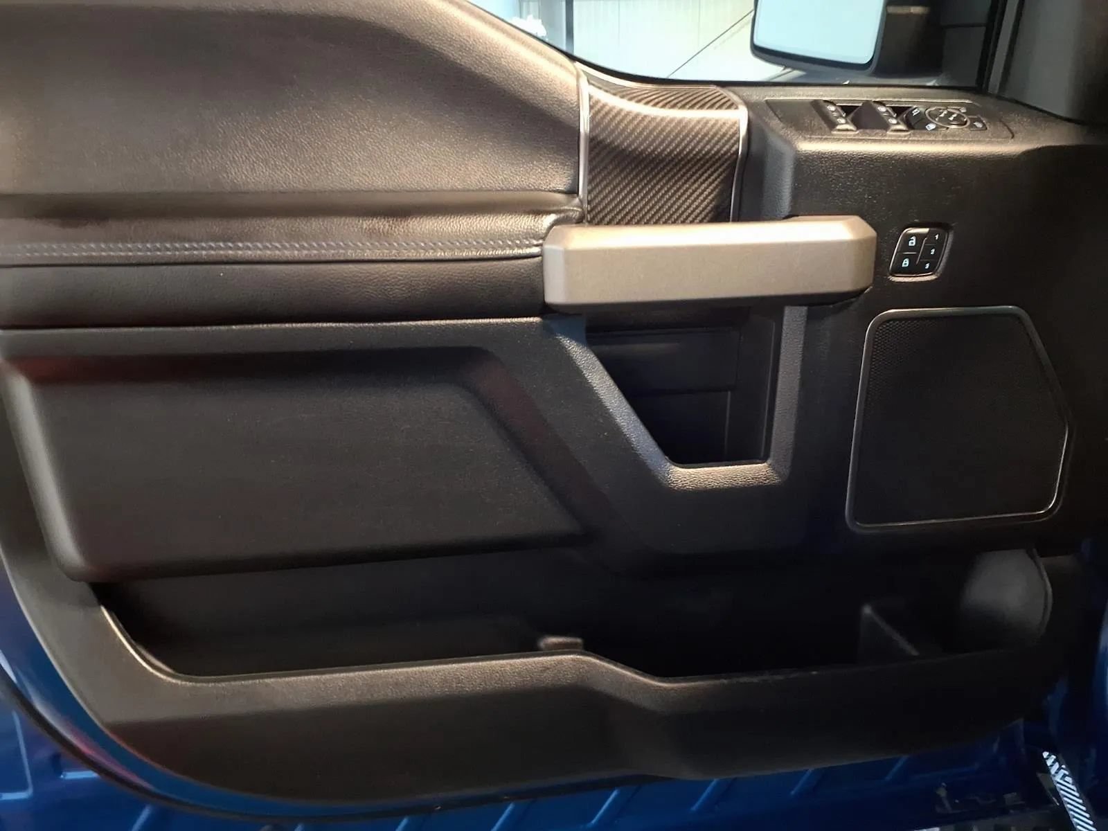 Used 2019 Ford F150 Raptor w/ Equipment Group 802A Luxury AWD/4WD image 16