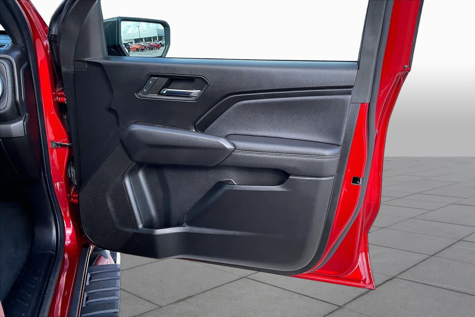 Used 2023 Chevrolet Colorado LT RWD image 19