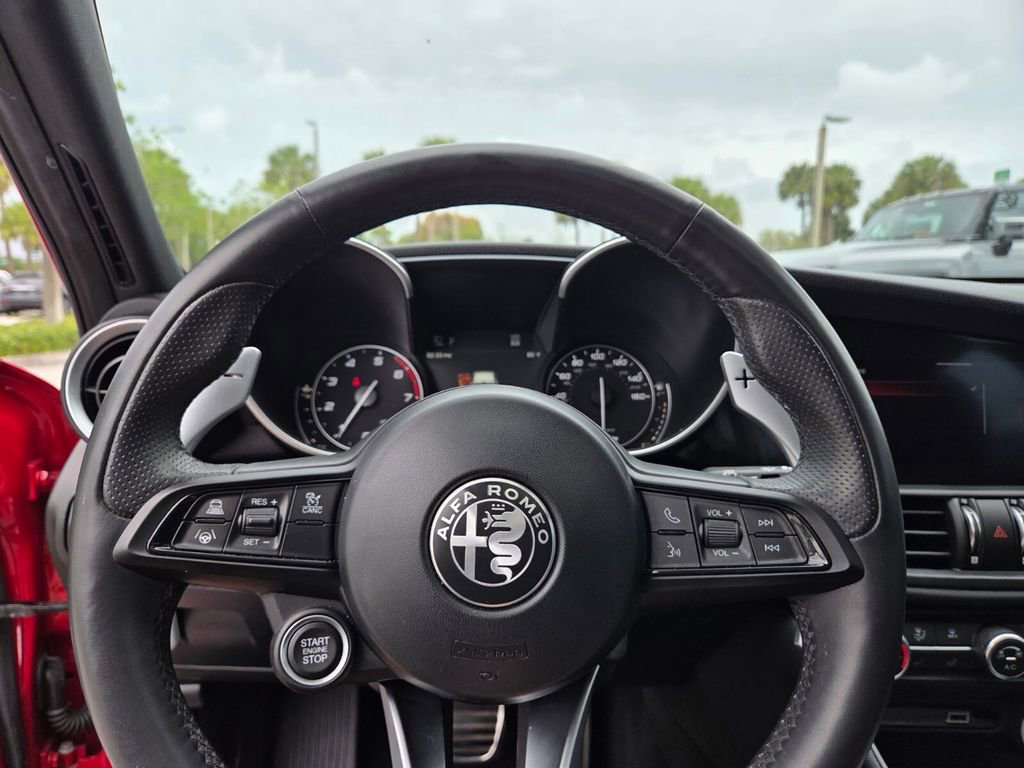 Used 2023 Alfa Romeo Giulia Veloce image 24