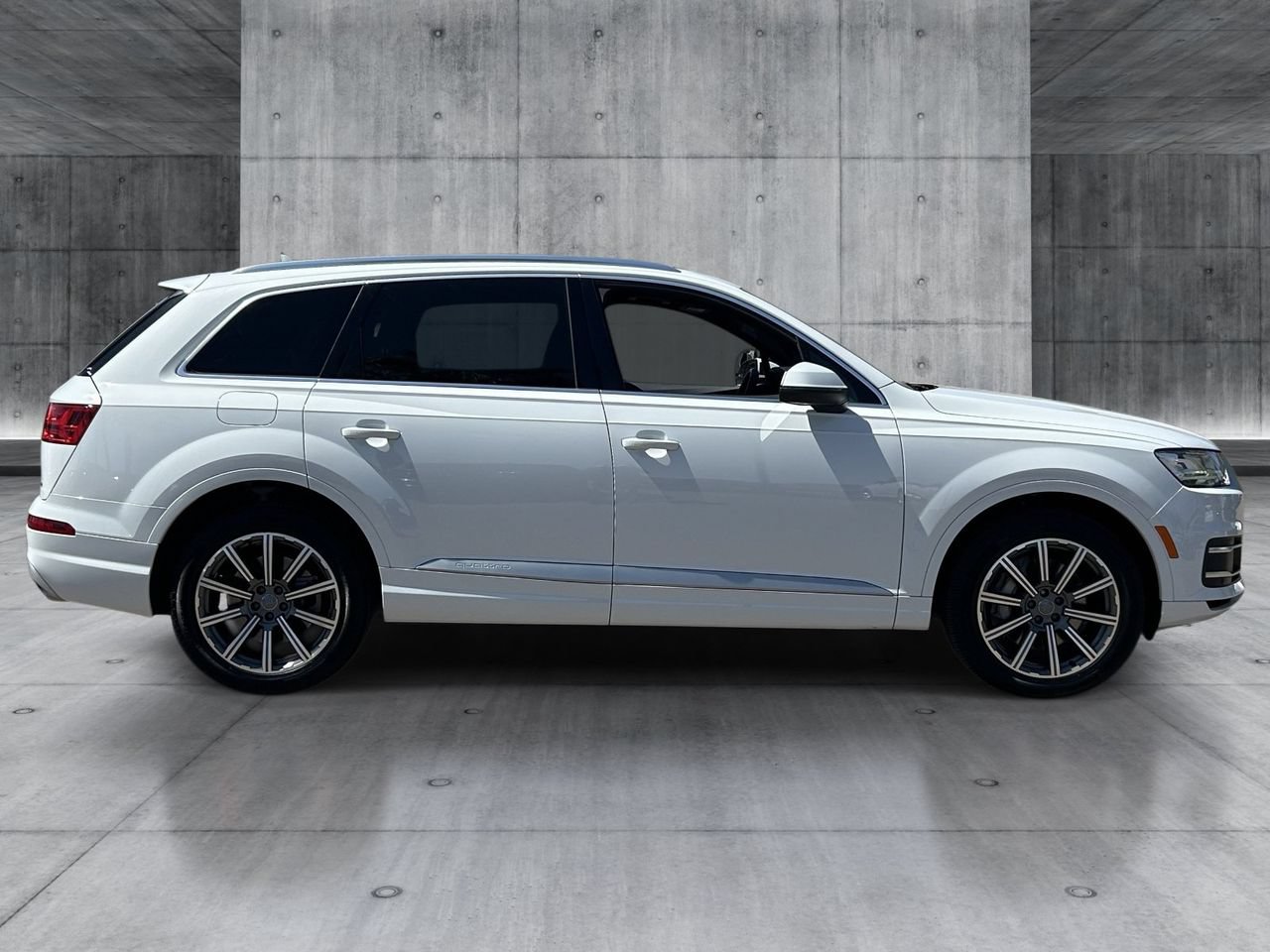 Used 2019 Audi Q7 3.0T Premium Plus w/ Premium Plus Package AWD/4WD image 6