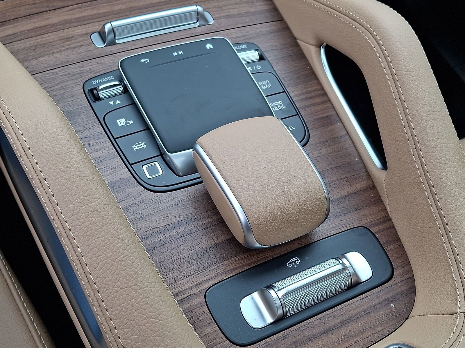 New 2026 Mercedes-Benz GLS 450 4MATIC image 17