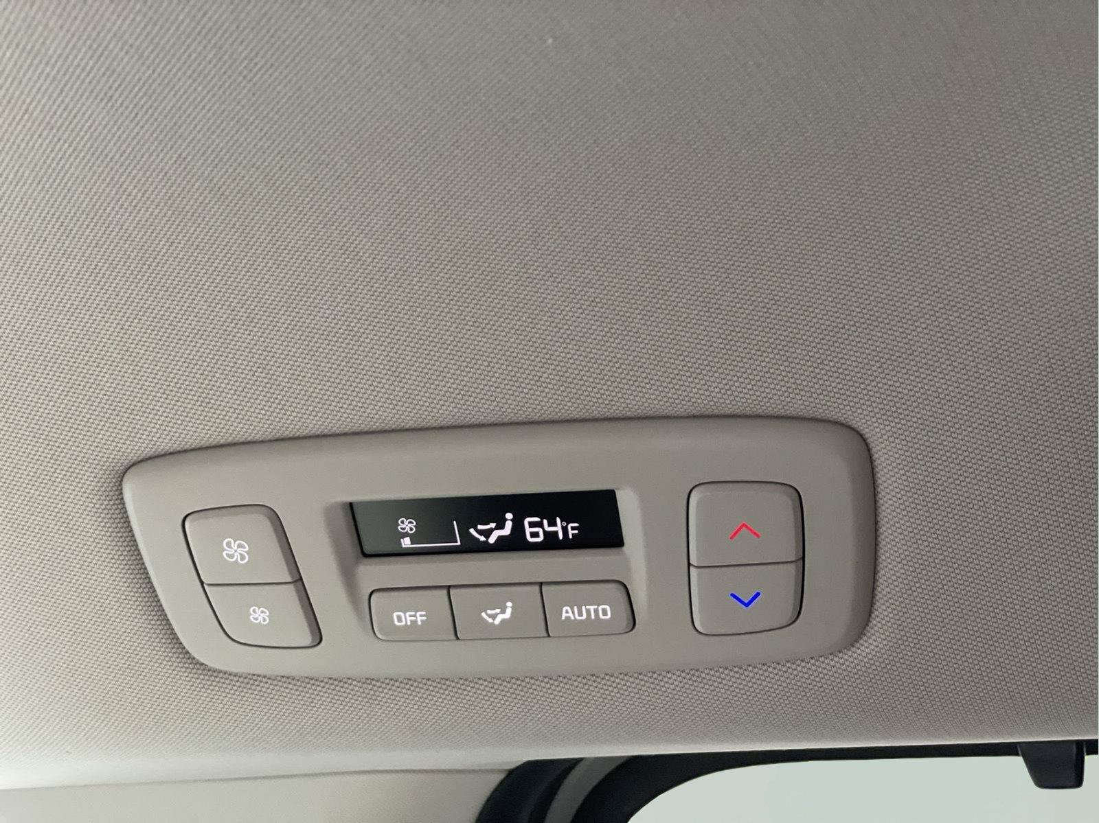 Used 2025 Kia Carnival EX FWD image 23