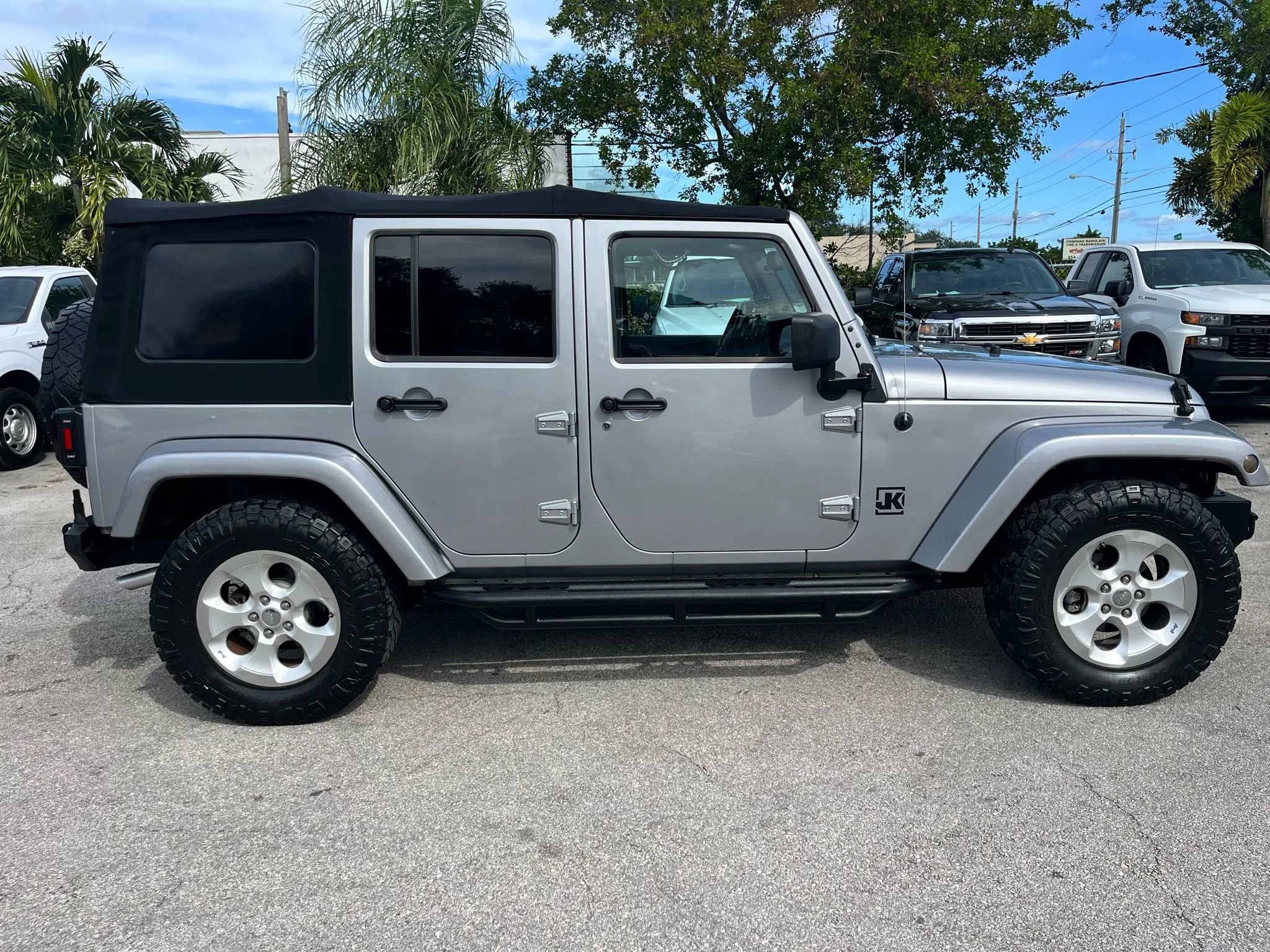 Used 2013 Jeep Wrangler Unlimited Sahara w/ Connectivity Group image 13