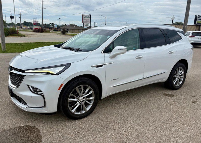 Used 2022 Buick Enclave Avenir w/ Avenir Technology Package AWD/4WD image 9