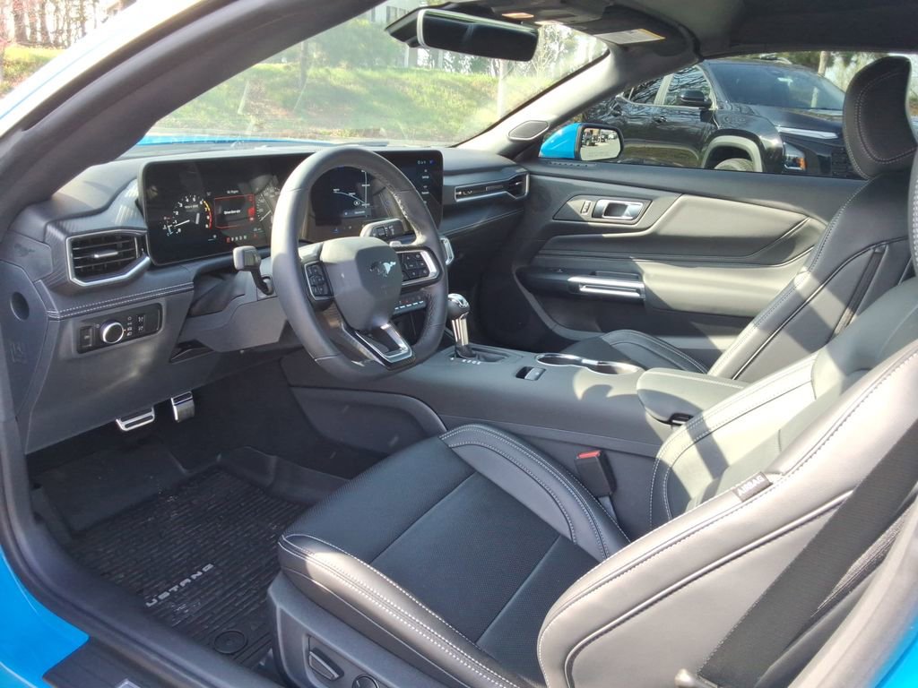 Used 2025 Ford Mustang GT Premium image 24