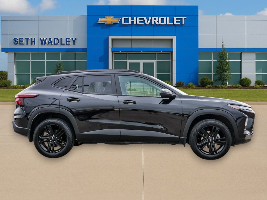 Used 2025 Chevrolet Trax ACTIV w/ Sunroof Package image 8