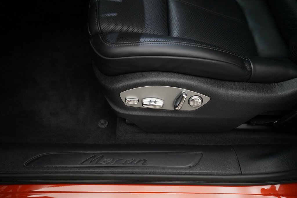 Used 2023 Porsche Macan image 18