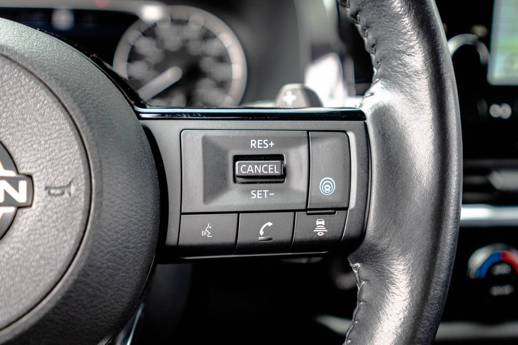 Used 2023 Nissan Pathfinder SL FWD image 17
