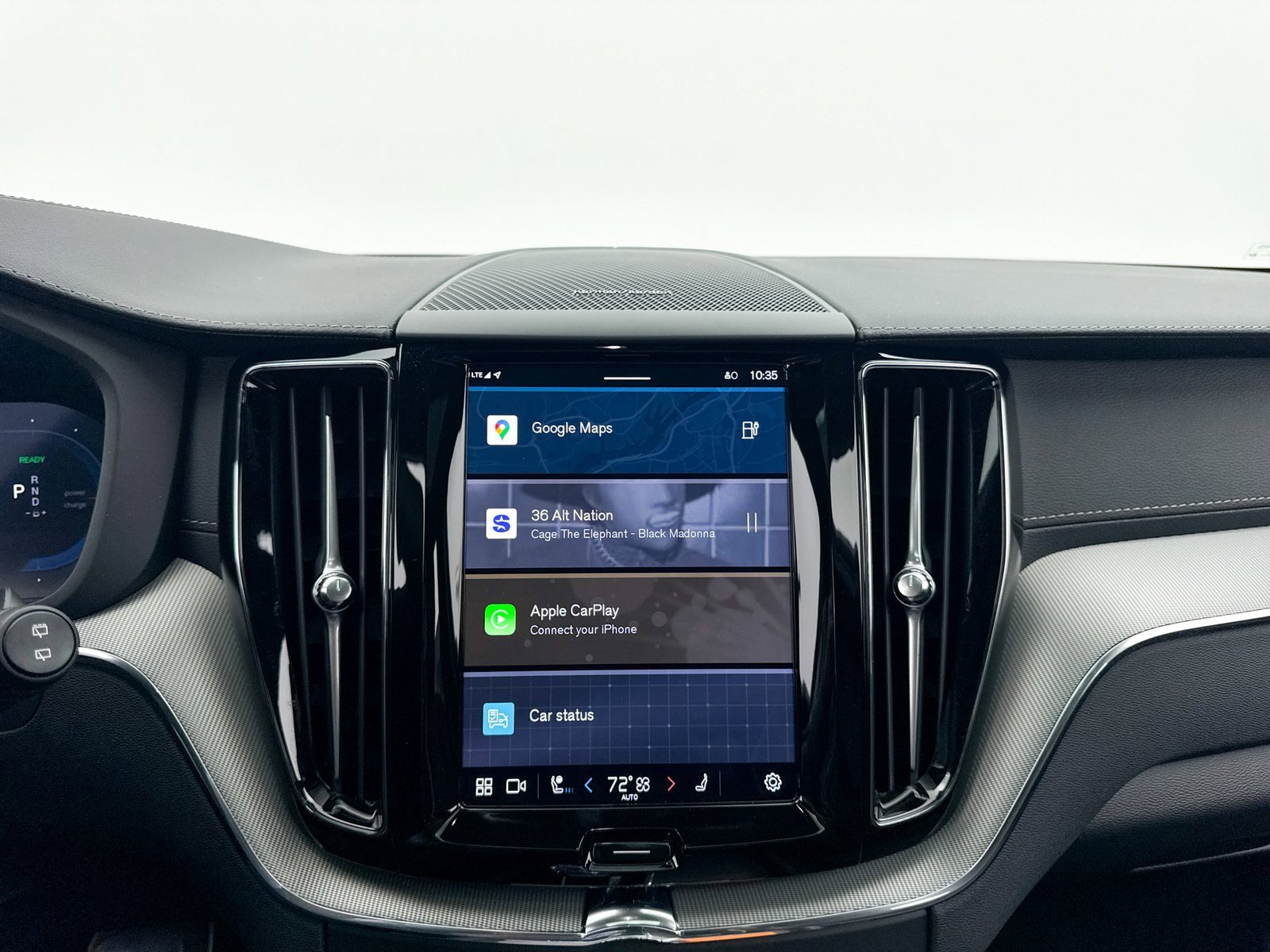 Used 2024 Volvo XC60 T8 Ultimate w/ Climate Package image 30