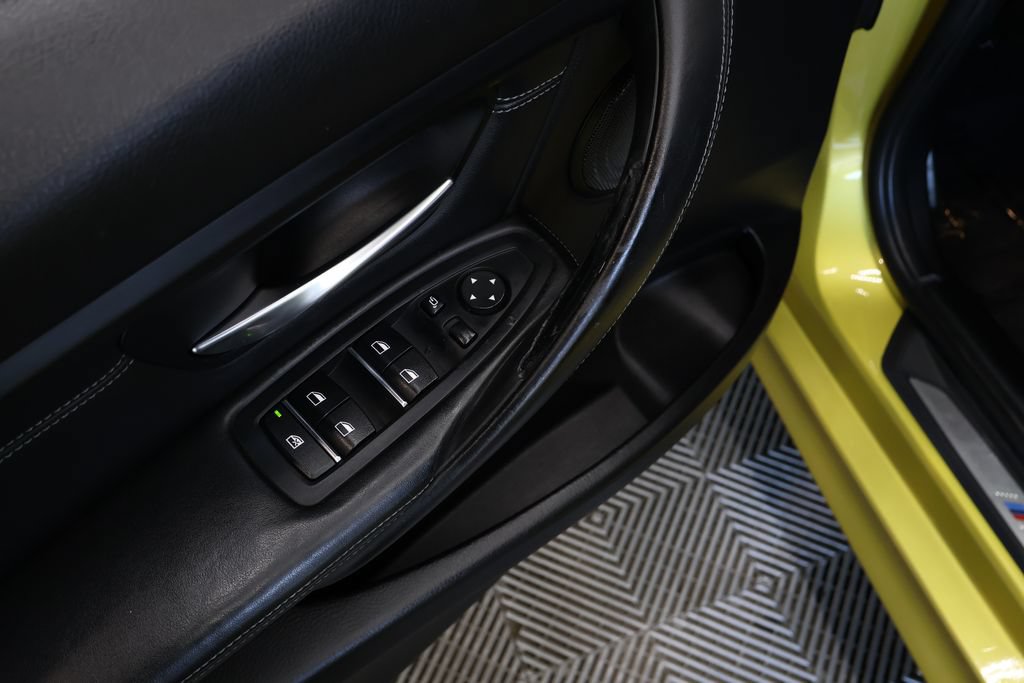 Used 2018 BMW M3 RWD image 17