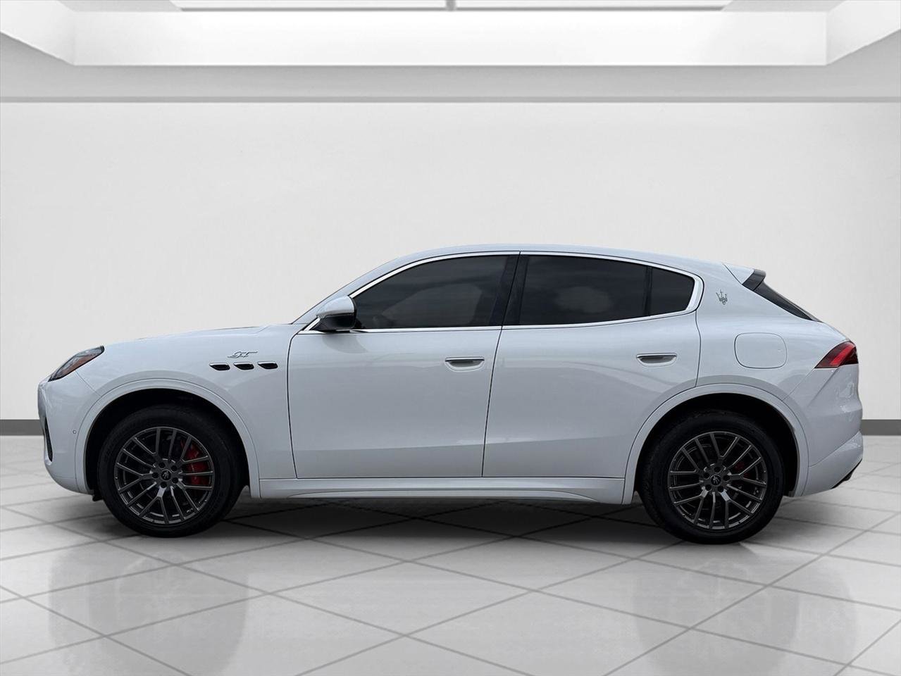 Used 2023 Maserati Grecale GT AWD/4WD image 2