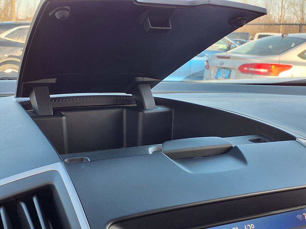 Used 2019 Ford Edge SEL w/ Equipment Group 201A image 11