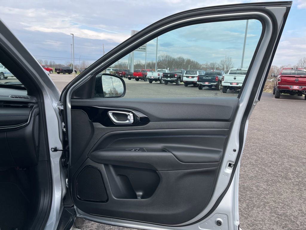 New 2025 Jeep Compass Latitude w/ Convenience Group image 14