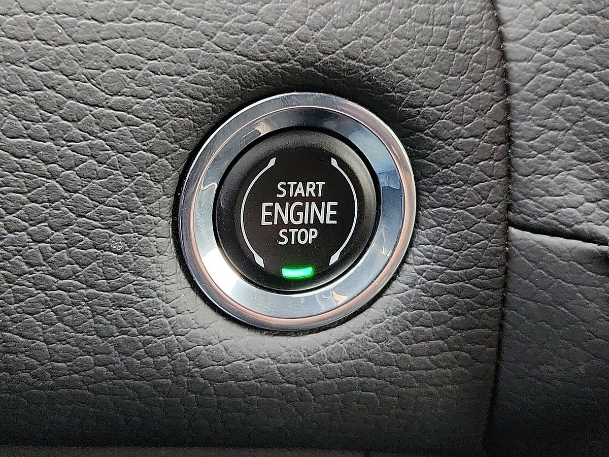 Used 2023 GMC Yukon Denali AWD/4WD image 9