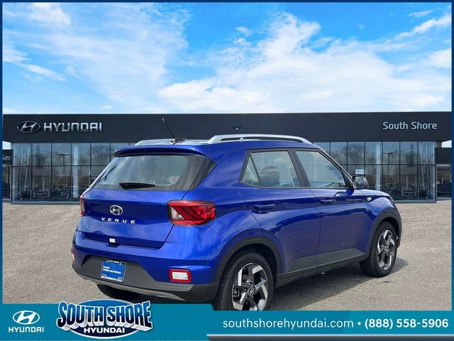 Certified 2025 Hyundai Venue SEL FWD image 6