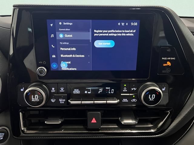 Used 2024 Toyota Highlander XSE FWD image 31