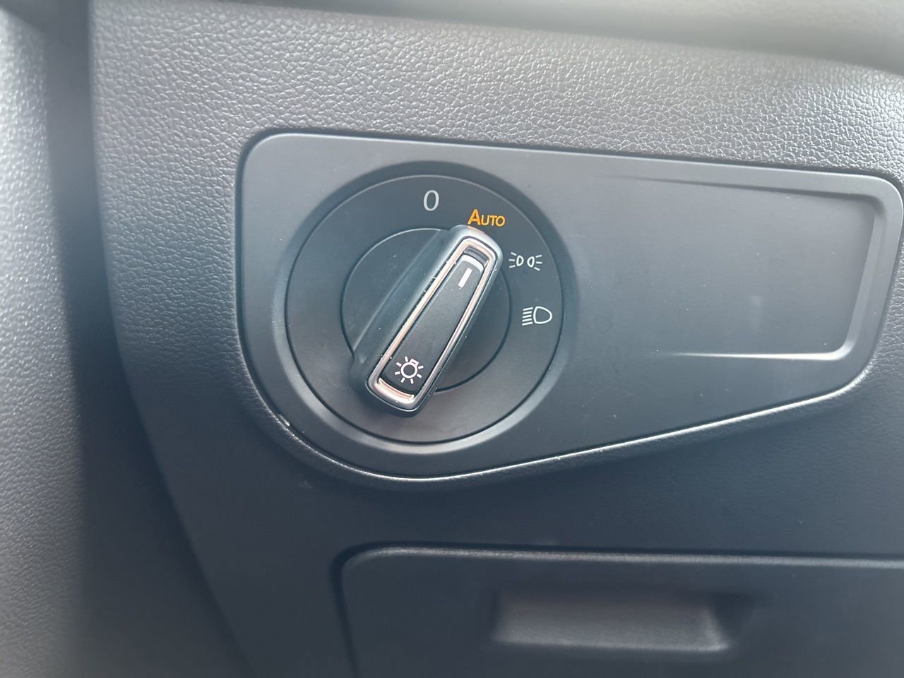 Used 2024 Volkswagen Tiguan SE R-Line image 19