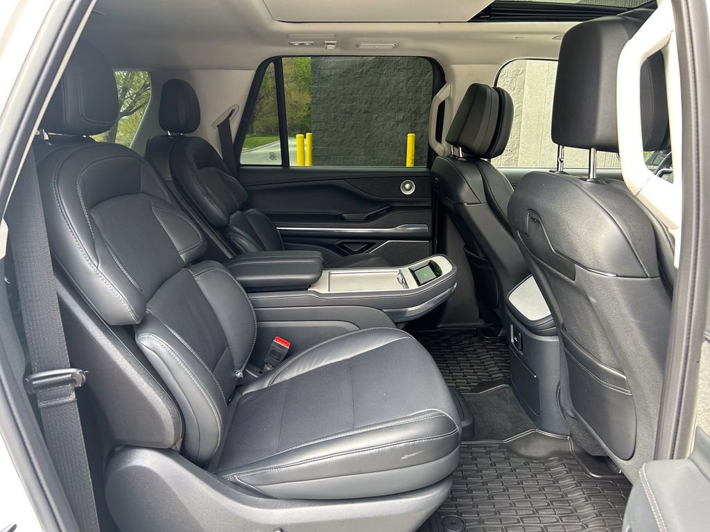 Certified 2025 Lincoln Navigator L Reserve AWD/4WD image 25