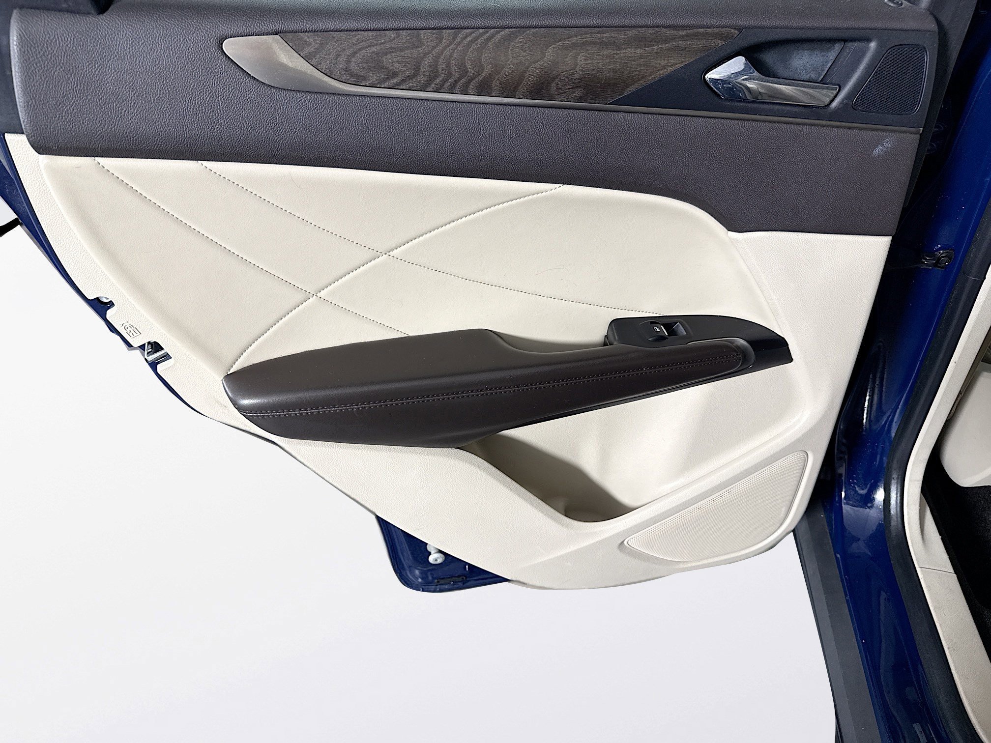 Used 2018 Lincoln MKC Reserve w/ Lincoln MKC Climate Package image 26